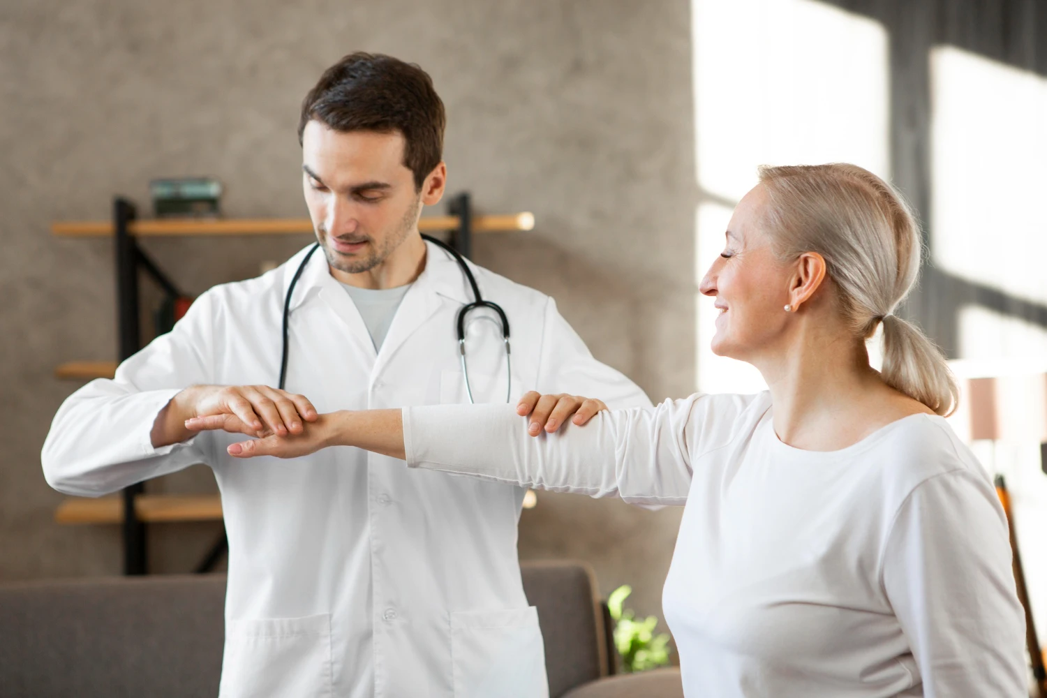 Elbow Pain: Common Causes, Symptoms, and When to See a Physical Therapist